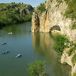 Le Clos Des Vignes Junas