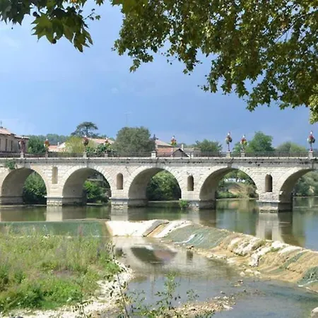 Le Clos Des Vignes Apartamento Junas
